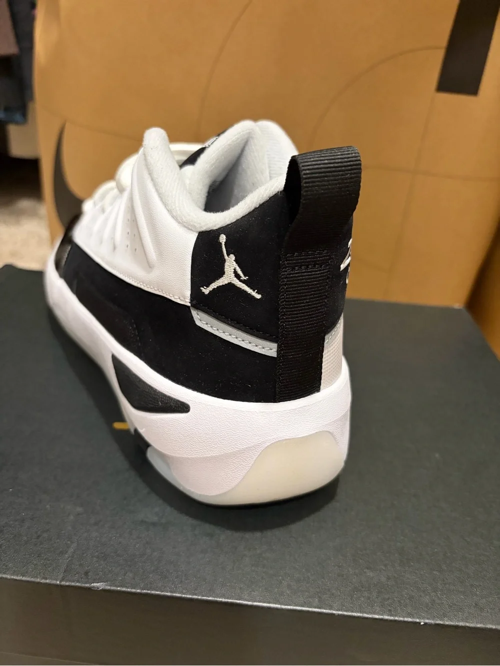 Jordan sleek low